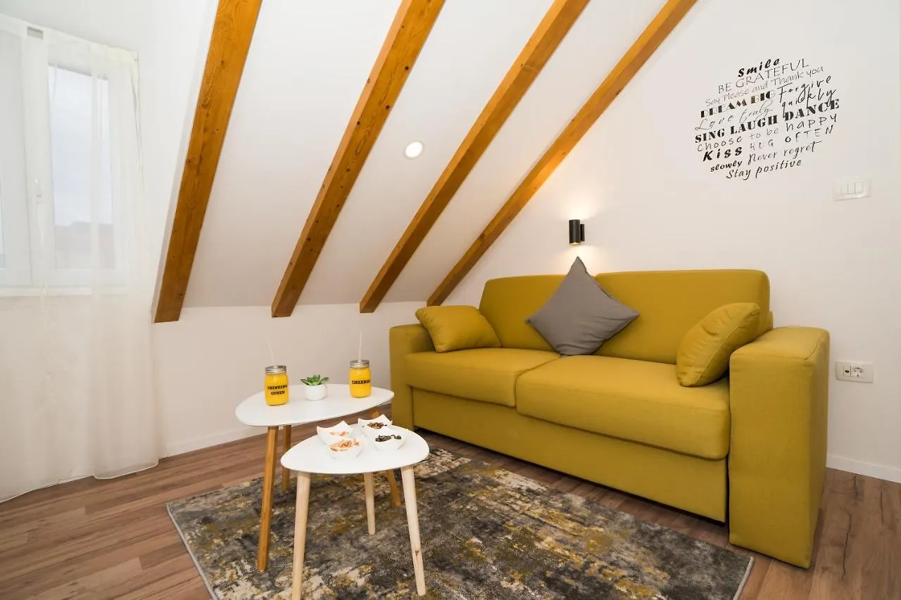 Fantattic Apartments Split Old Town 0*,