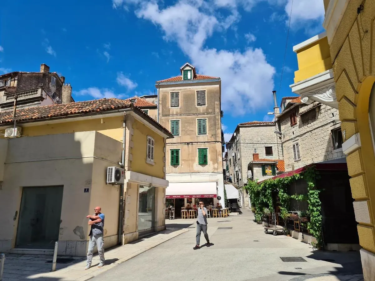 Fantattic Apartments Split Old Town